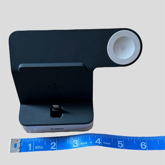 belkin 2-in-1 iPhone and Apple Watch Charger - Picture 8 of 8